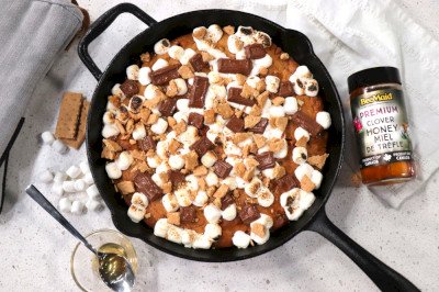 Honey Graham Cracker Smores Skillet Cookie