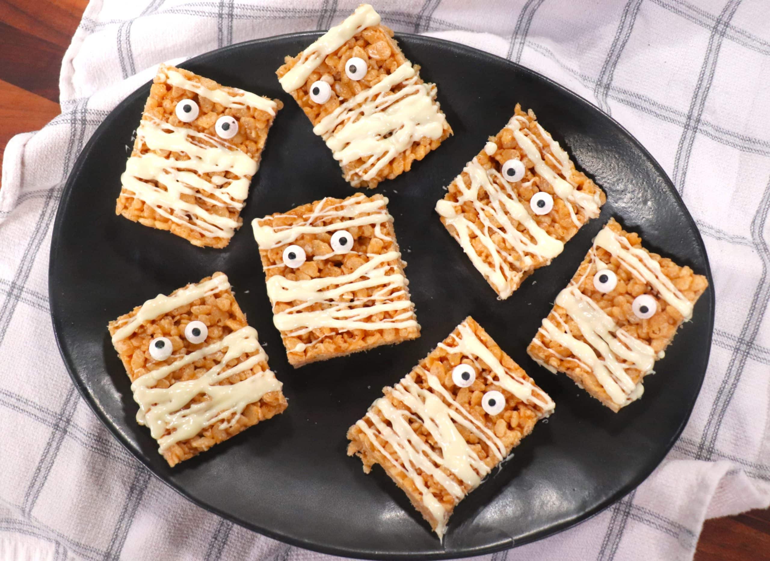 Featured image for “Halloween Mummy Cereal Bars”